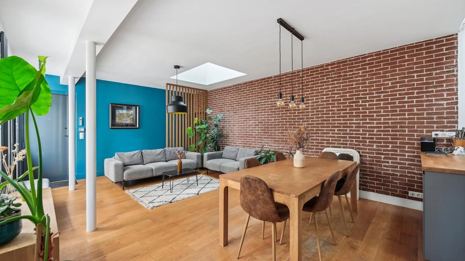 Grandeur Cachee Du 15E - Avec Parking Appartement Parijs