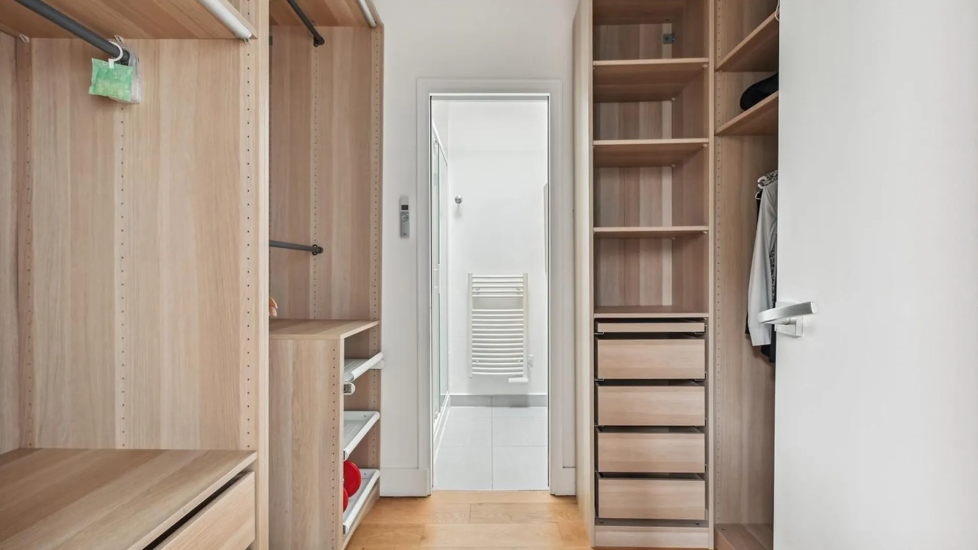 Appartement Grandeur Cachee Du 15E - Avec Parking à Paris